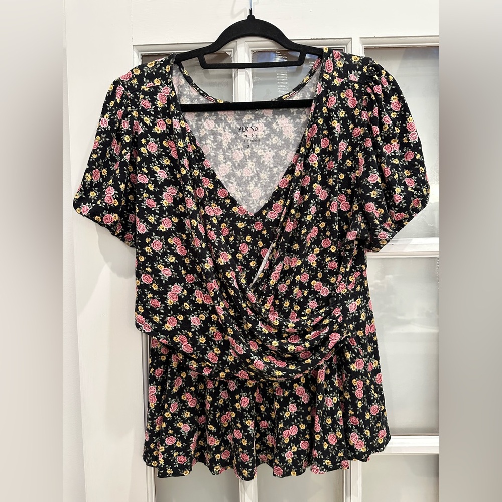 Torrid Super Soft Surplice Puff Sleeve Top Roses Floral Jersey Plus Size 2X - Picture 4 of 13